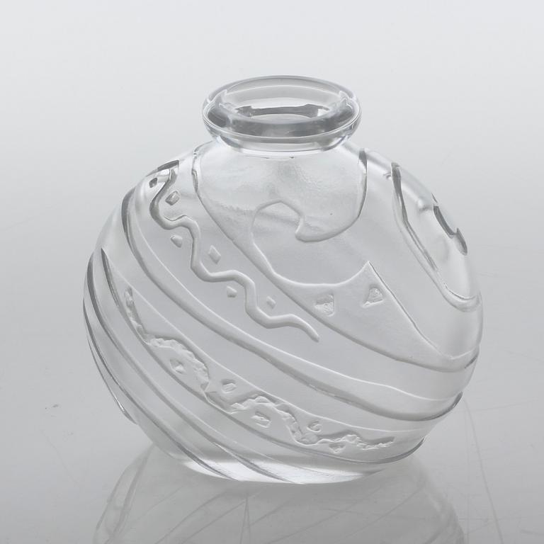 LARS FLETRE, vase, glass, Hadeland Glassverk, signd with initials and dated 1948.