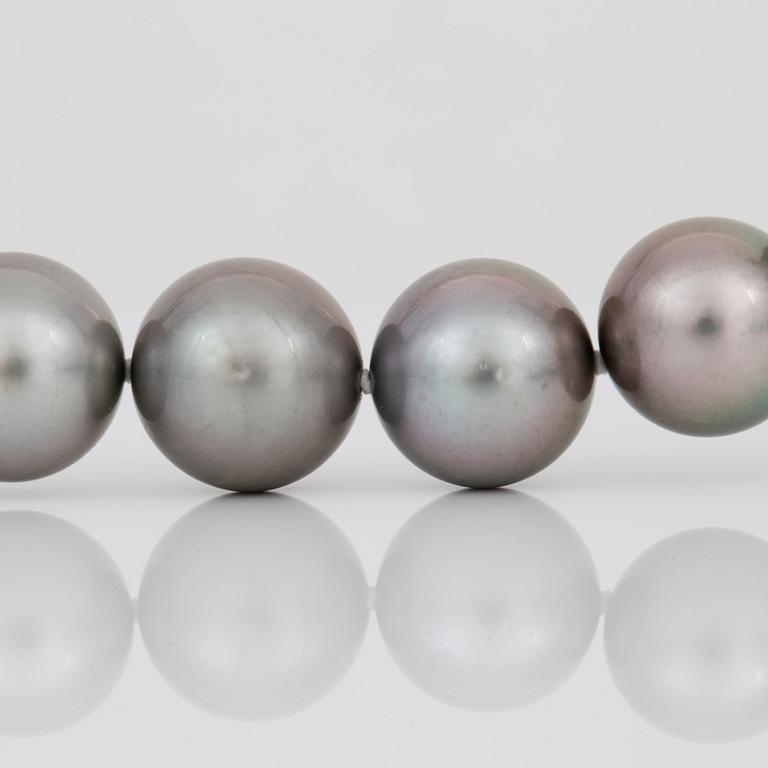 A cultured Tahiti pearl necklace consisting of 37 graduated pearls Ø 11-13.5 mm.