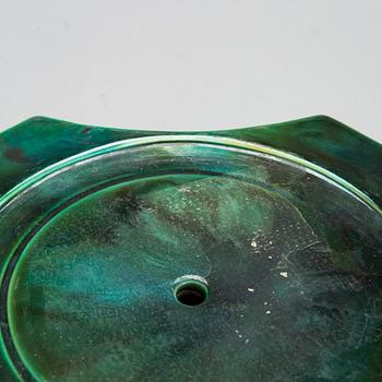 Blompelare med kruka, majolika, kring 1900.