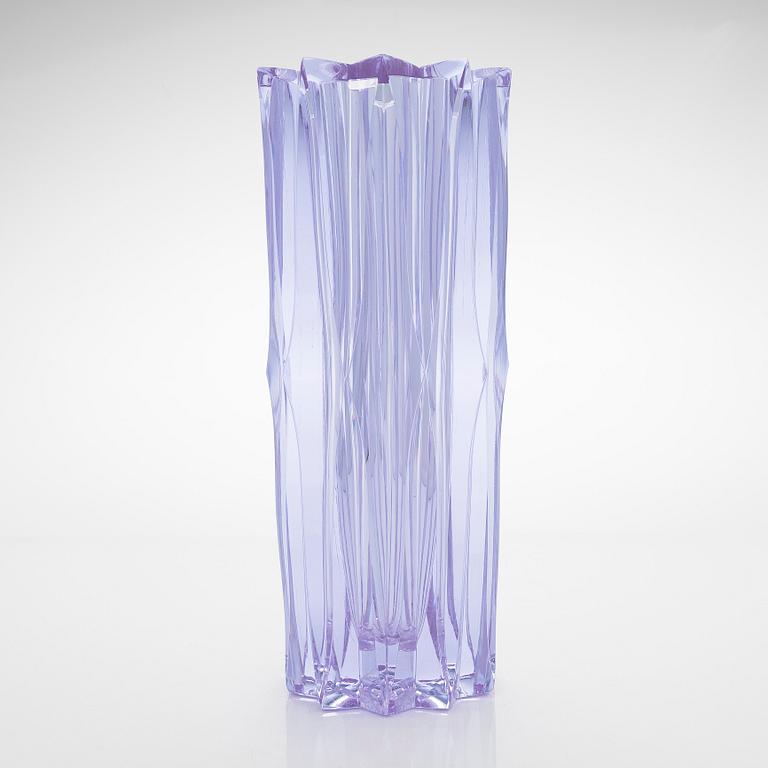 Aimo Okkolin, a vase signed Aino Okkolin Riihimäen Lasi OY.