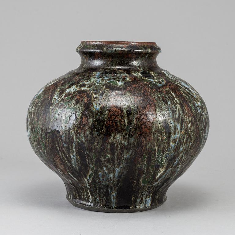 A ERIK PLØEN stoneware vase.