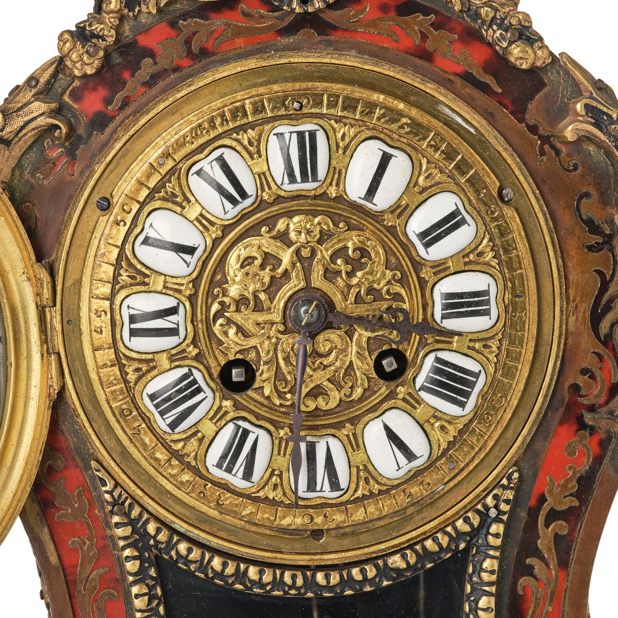 A Rococo-style mantle clock, around 1900.