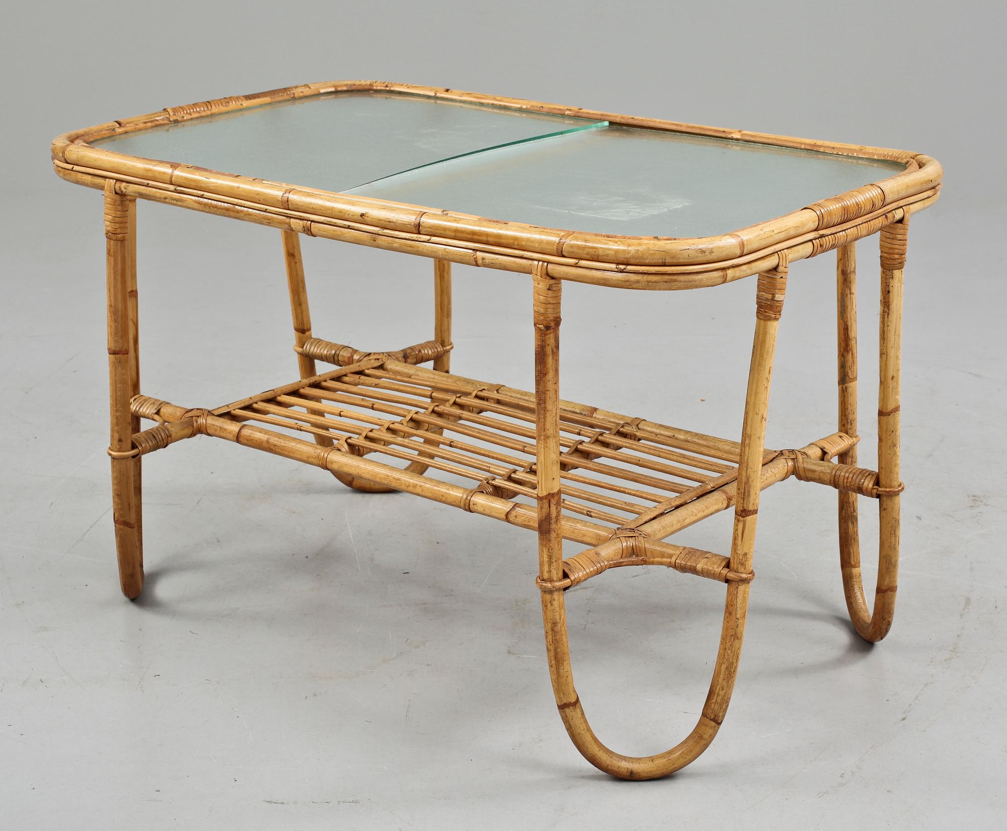 KORGMÖBEL, 4 delar, 1900-talets andra hälft.