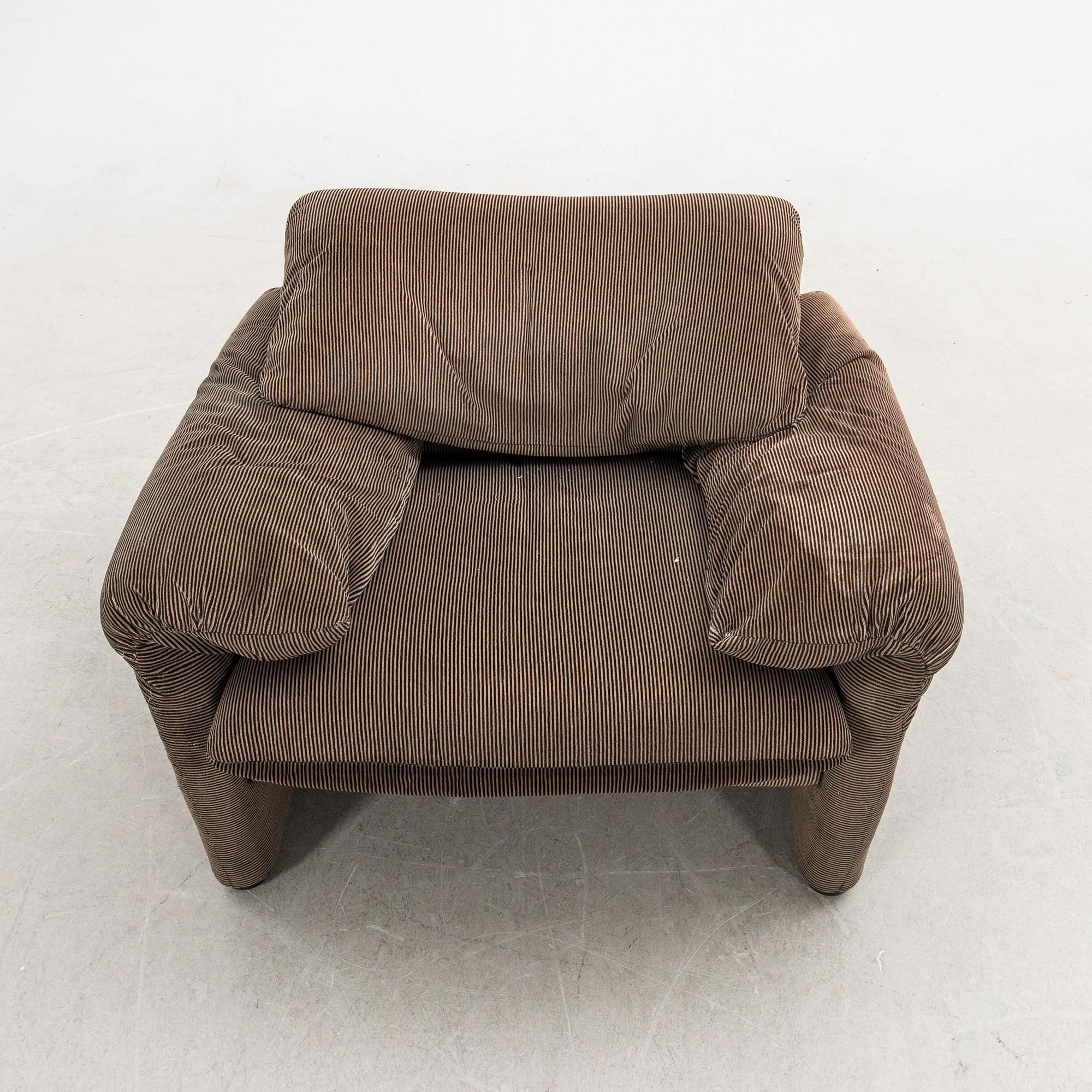 Vico Magistretti, armchair "Maralunga", for Cassina late 20th century.