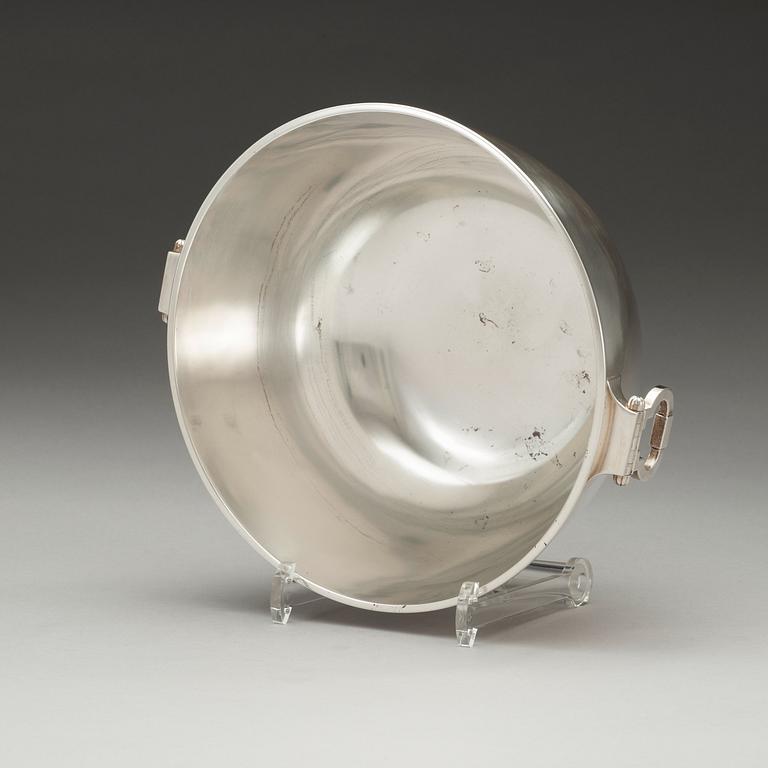 A W.A. Bolin silver jardinière, Stockholm 1940.