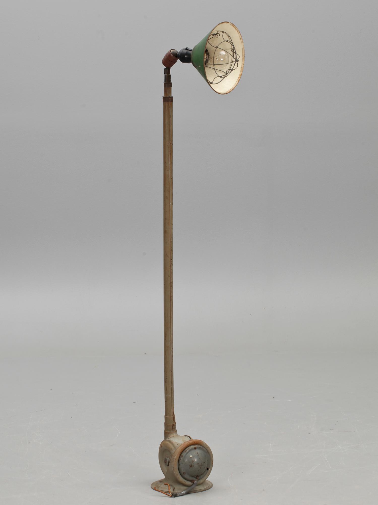 VÄGGLAMPA, "Triplex-pendel", Johan Petter Johansson, Enköping, 1900-talets första hälft.