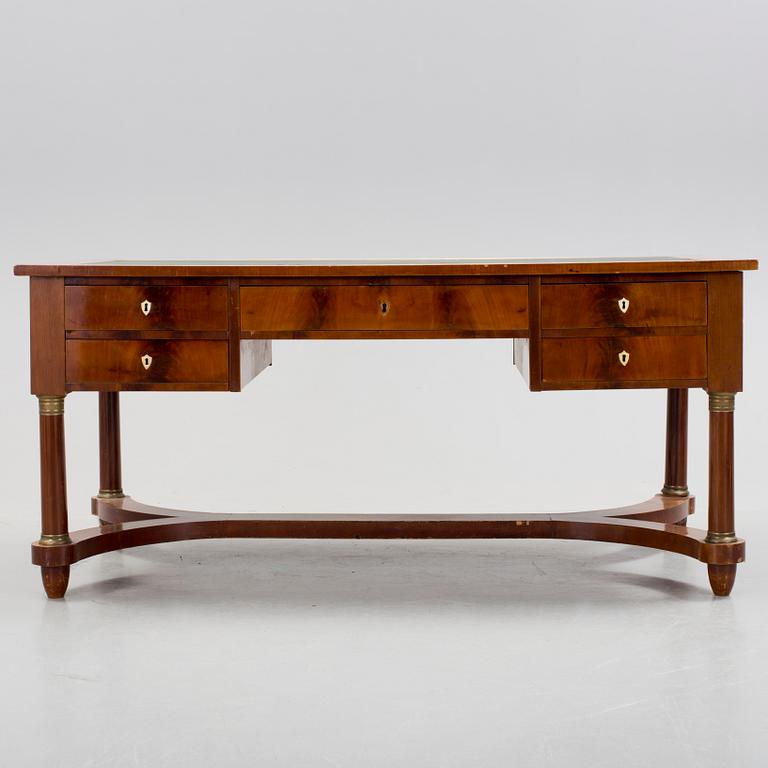 SKRIVBORD, Karl-Johan, 1800-talets första hälft.