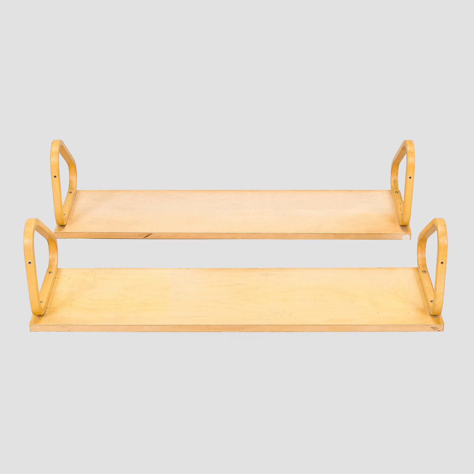Alvar Aalto, seinähyllyjä, 2 kpl malli 112B, Artek, 1900-luvun loppu.