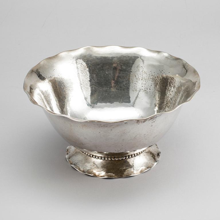 SKÅL, silver, C. G Hallberg, Stockholm 1928. Vikt ca 442,5 g.