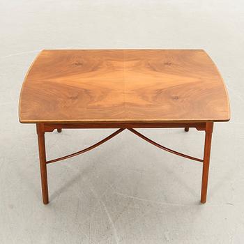 Ole Wanscher, Coffee table, model "1762", Fritz Hansen, Denmark, 1940s.