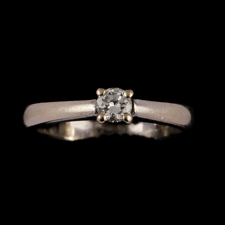 RING, 18k vitguld med briljantslipad diamant, ca 0,25 ct, utländska stämplar. Vikt 5 g.