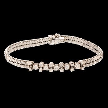 Bracelet 18K white gold with round brilliant cut diamonds.