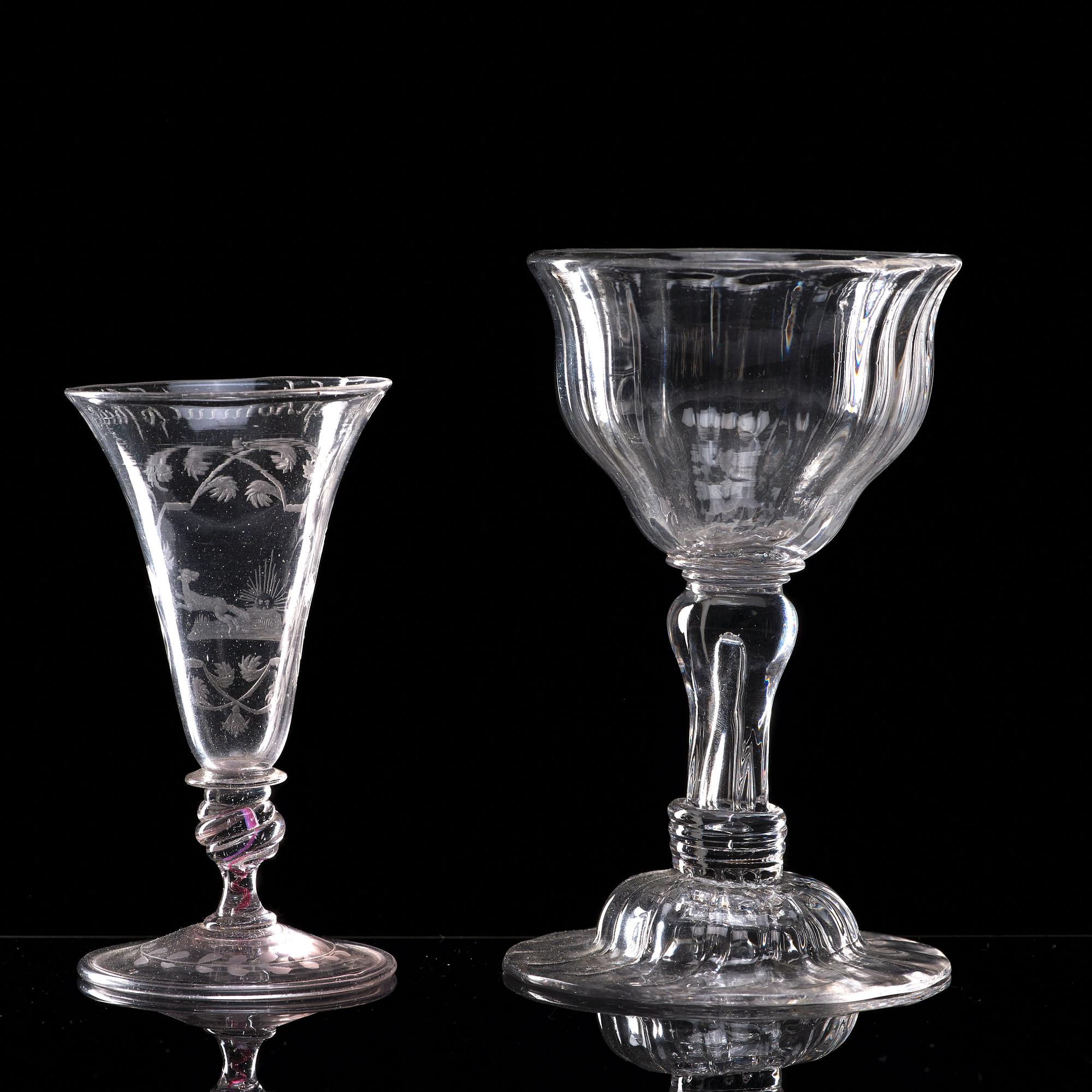 GLAS, två stycken. 1700-tal.
