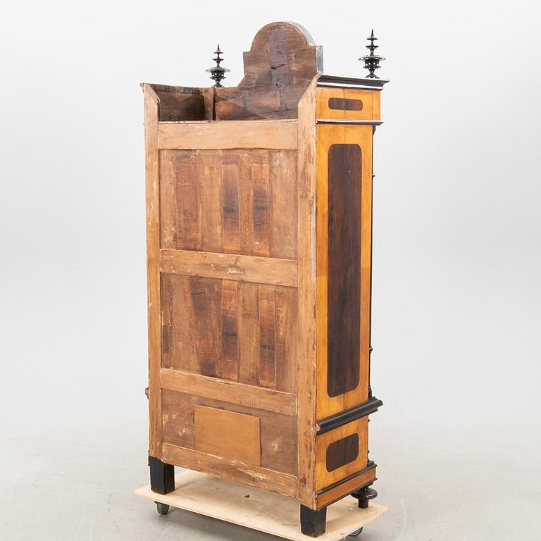Vitrine cabinet Neo-Renaissance late 19th century.