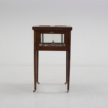 CIGARRSKÅP, 1900-talets mitt.
