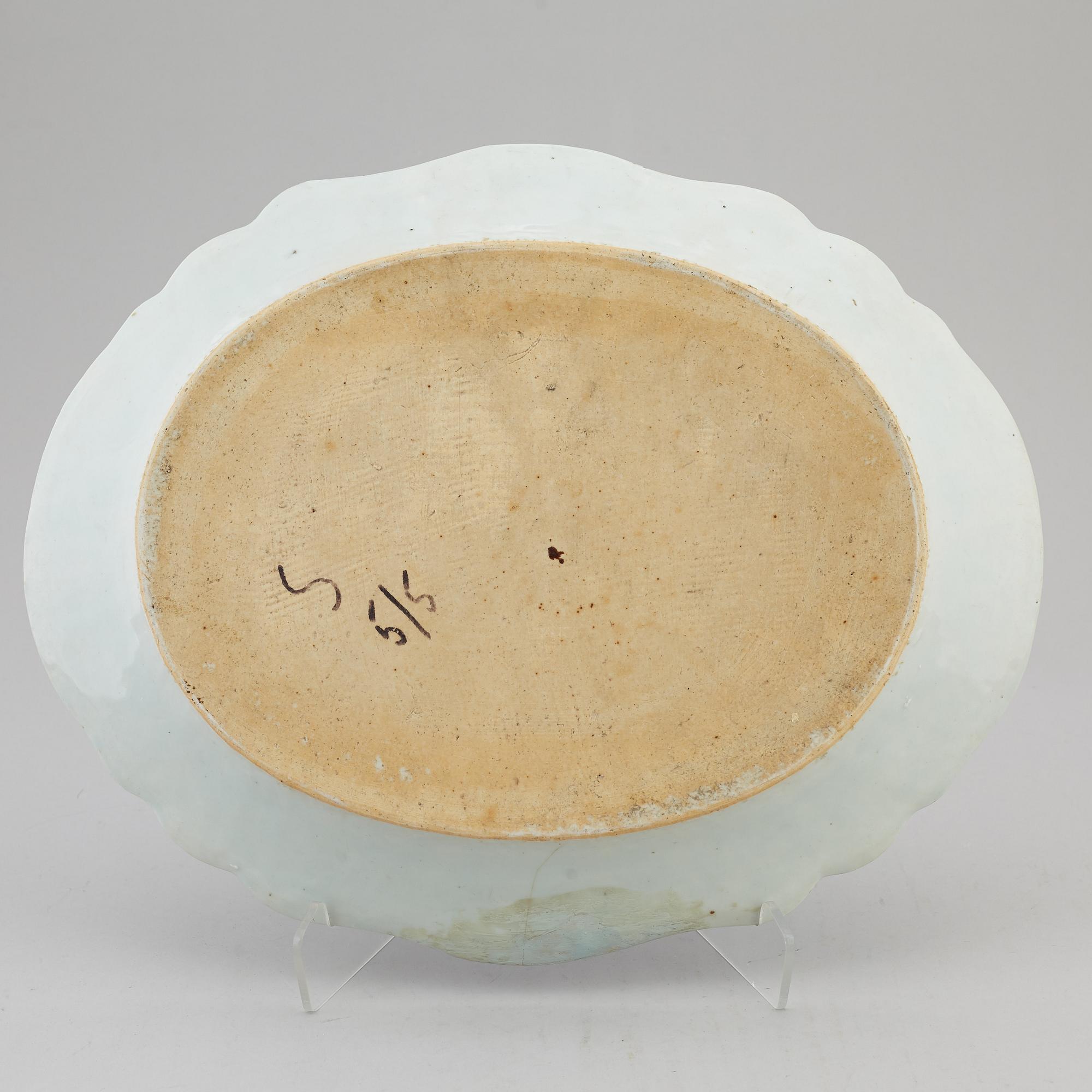 Two blue and white export porcelain serving dishes, Qing dynasty, Qianlong (1736-95).