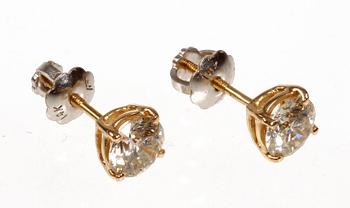 ÖRHÄNGEN, ett par, 18 K guld med briljantslipade diamanter, tot ca 0,8 ct.