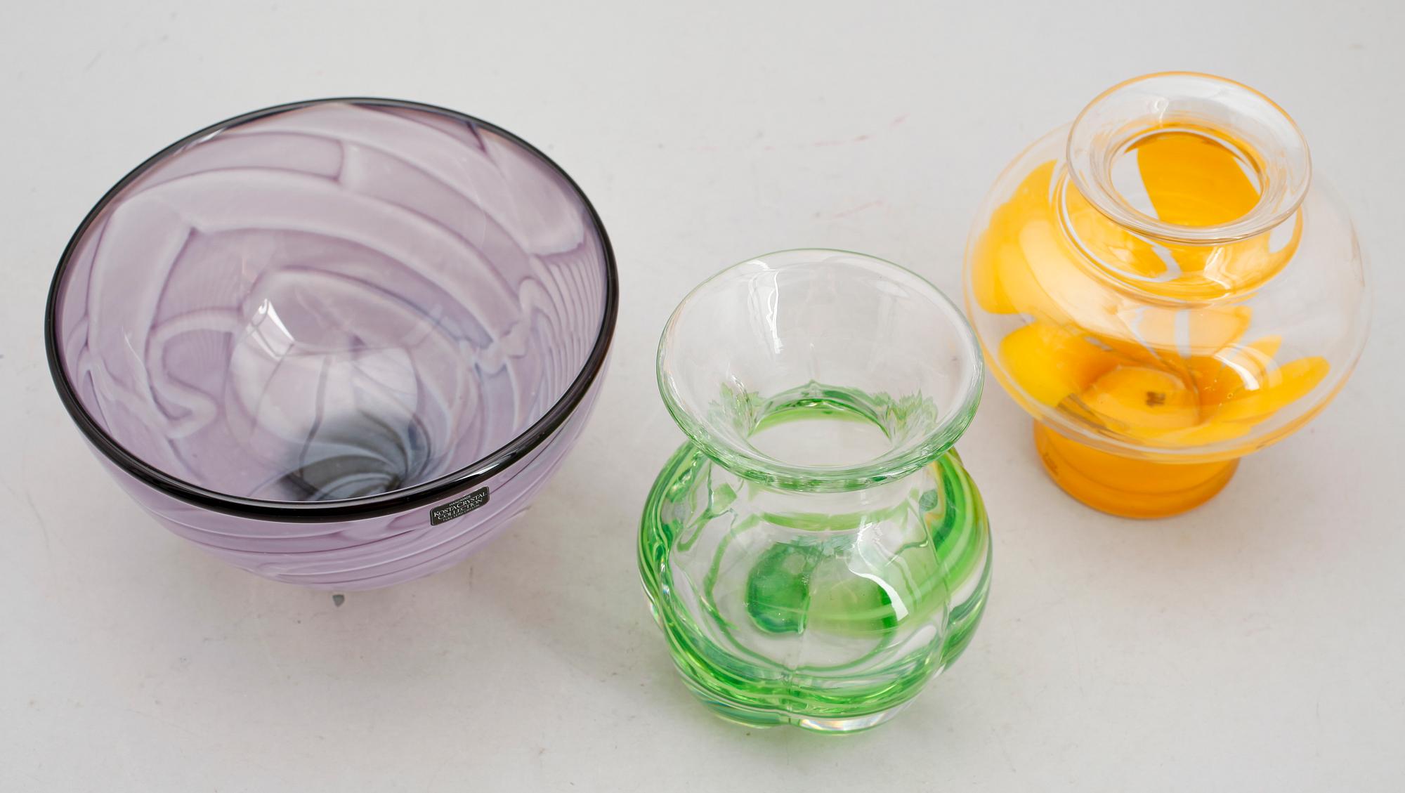 SKÅL samt VASER 2 st, glas, Rolf Sinnemark, Kosta, signerade.