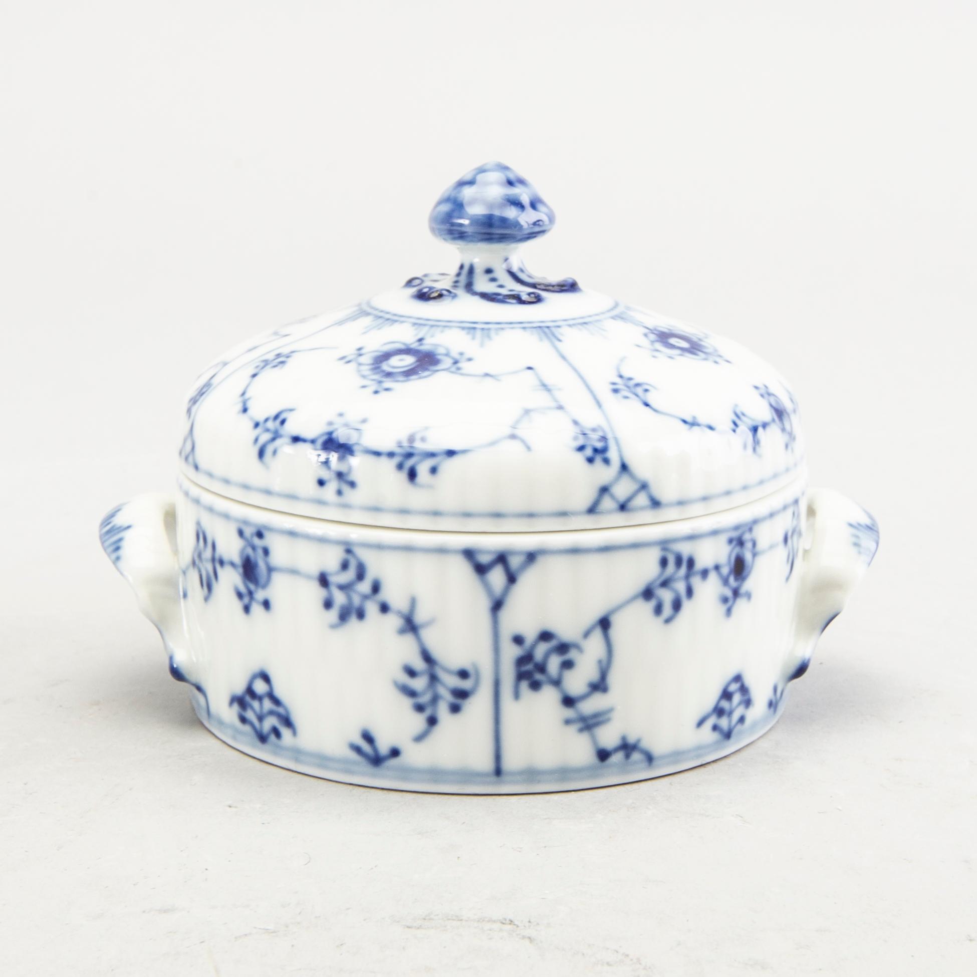 A Royal Copenhagen Musselmalet 74 pcs porcelain service alter part of the 20th century.