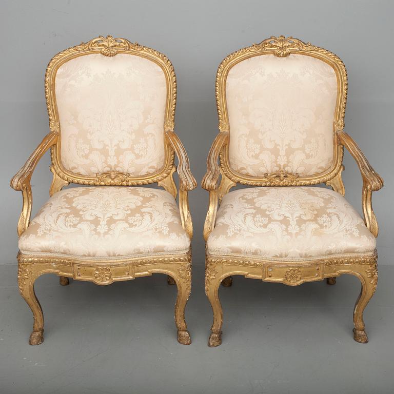KARMSTOLAR, ett par, rokokostil, Frankrike 1800-talets slut.