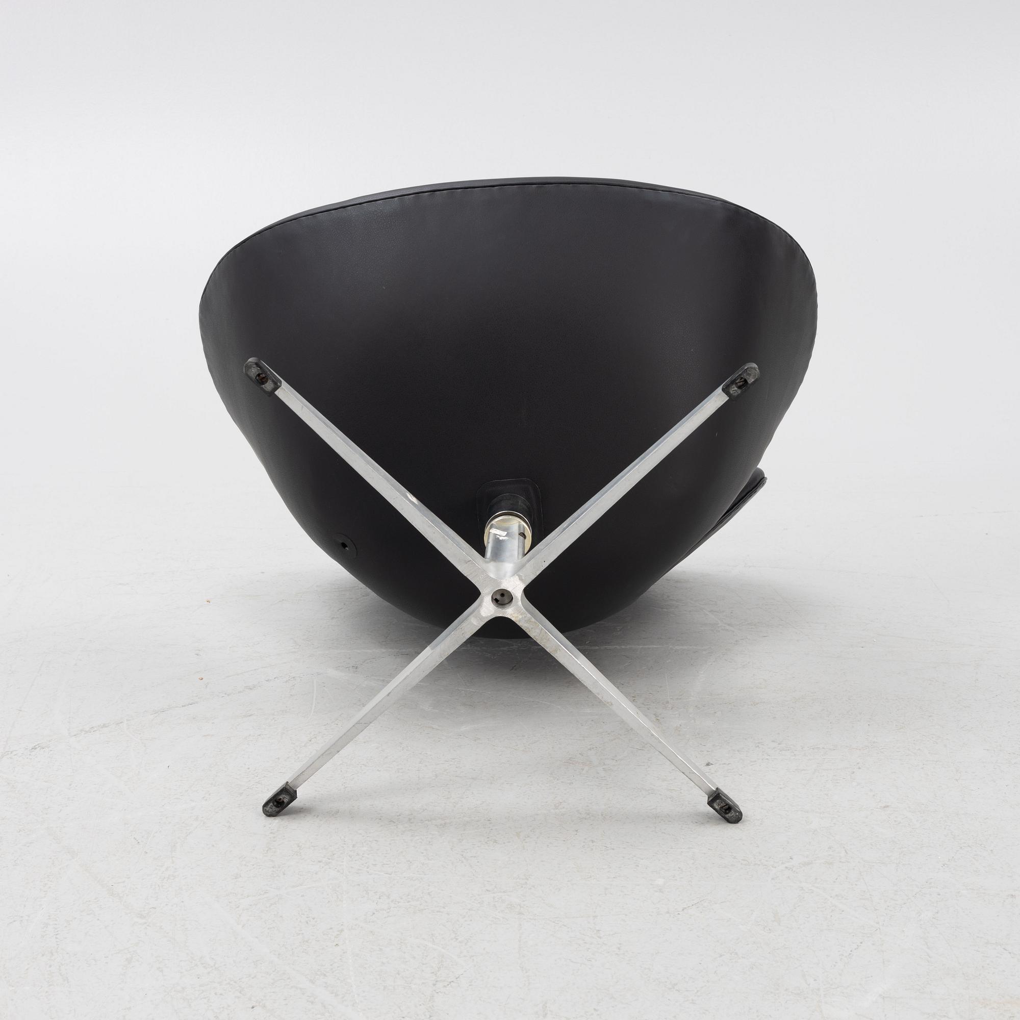 Arne Jacobsen,fåtölj, "Svanen" Fritz Hansen, Danmark, 1960-tal.