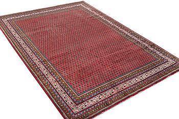 A Sarouk Mir carpet, c. 292 x 209 cm.