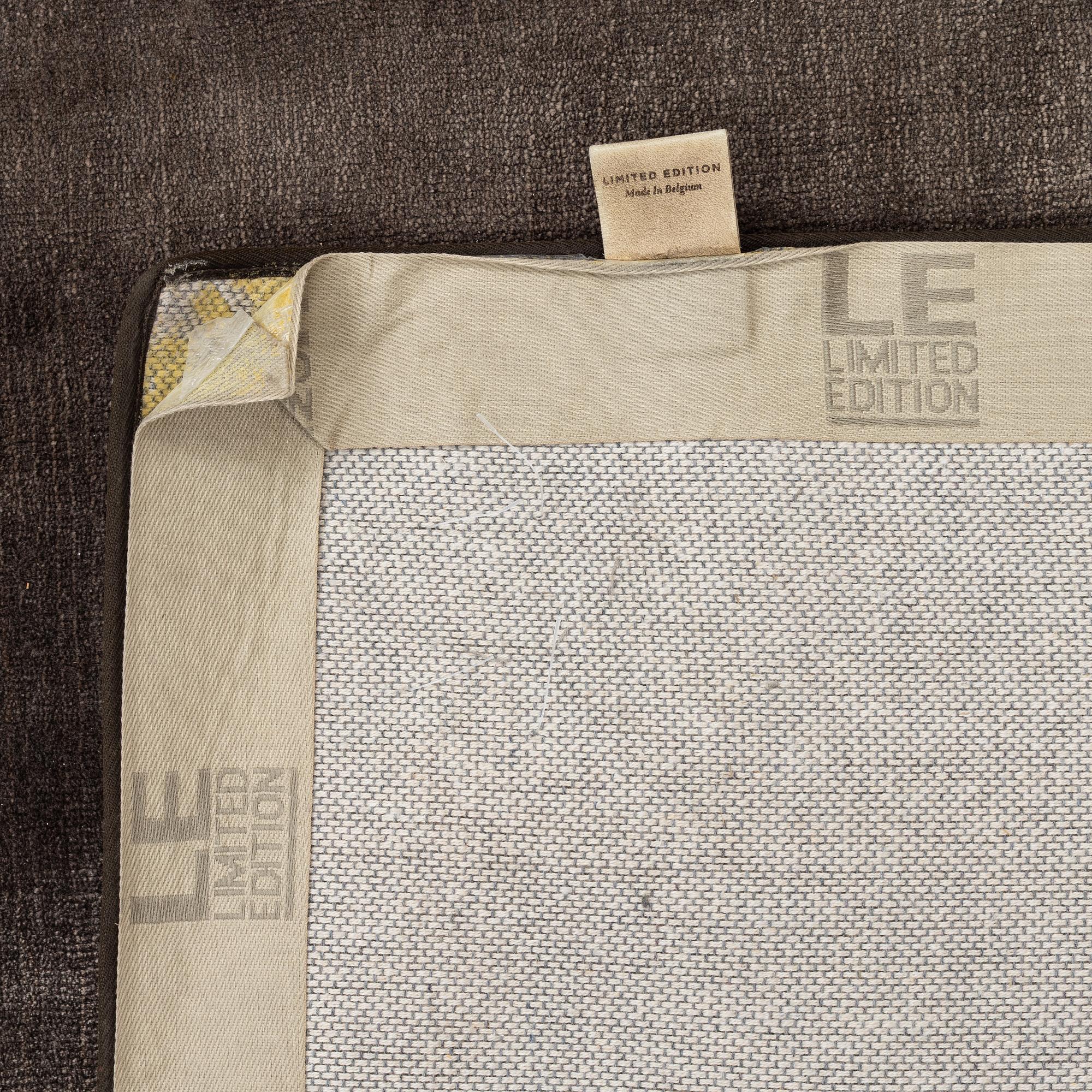 Carpet "Limited Edition". approx. 392 x 670 cm.