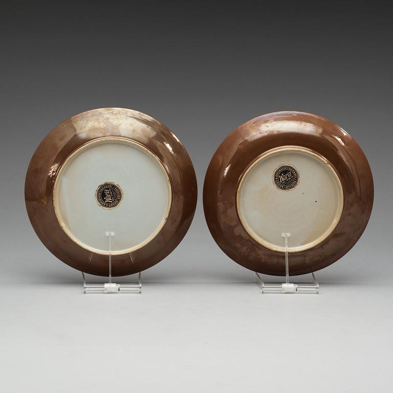 A pair of famille verte dishes, Qing dynasty, Kangxi (1662-1722).