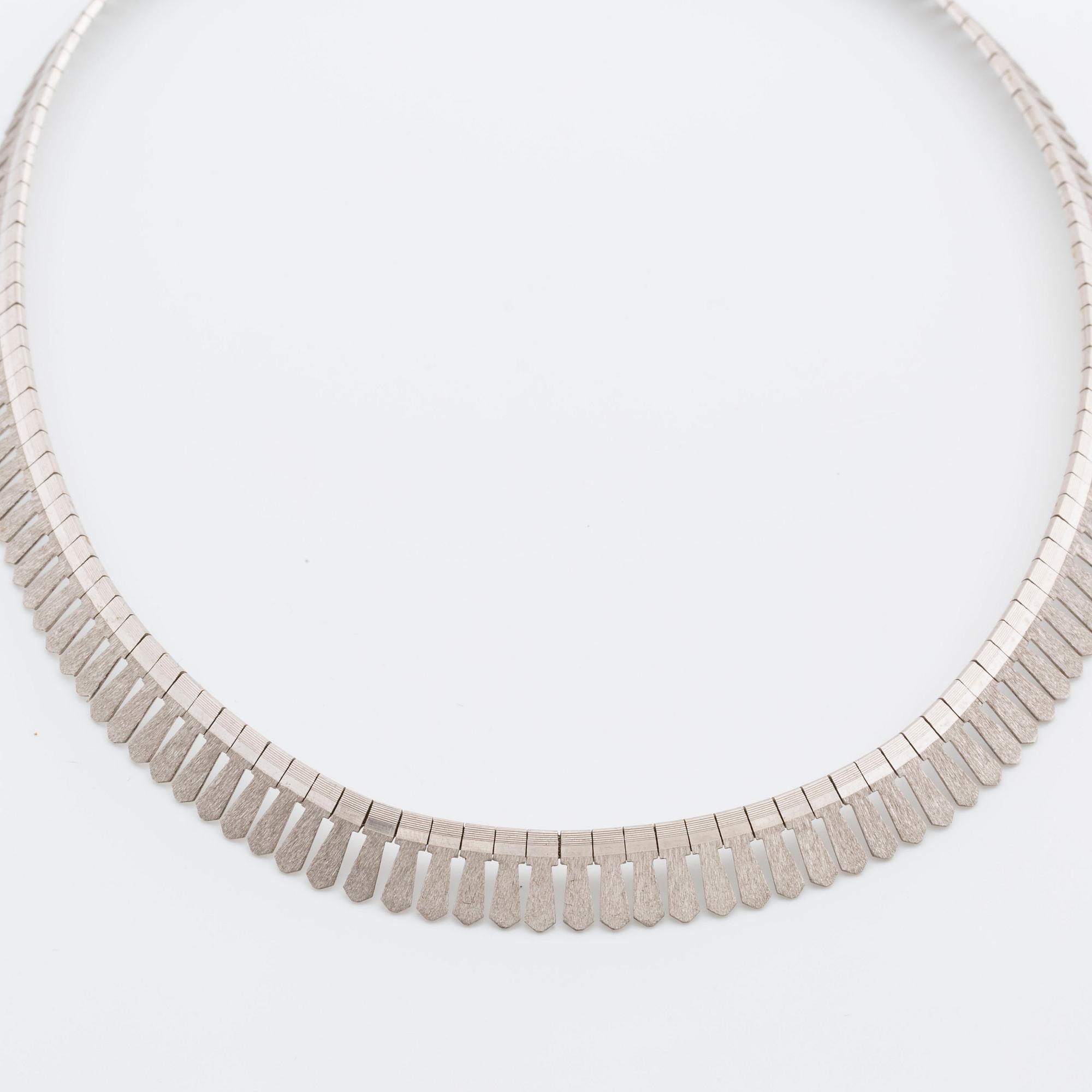 NECKLACE, semi-rigid link, 18K whitegold, approximatively 35 g.
