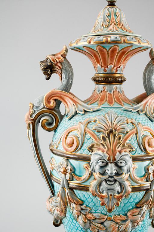 A majolika urn from Rörstrand, around the year 1900.