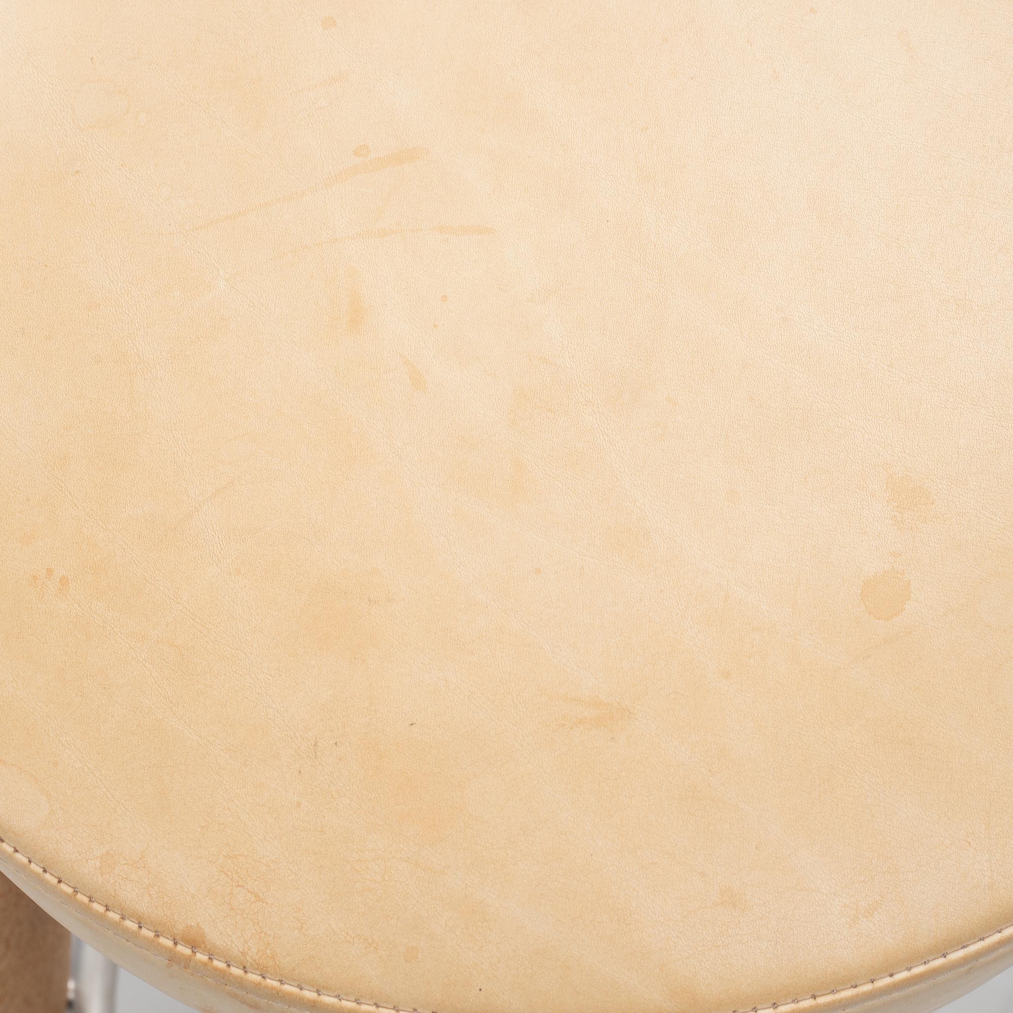 Hans J. Wegner, Barpallar, 3 st, CH 58, Carl Hansen & Son, Danmark, 2000-tal.