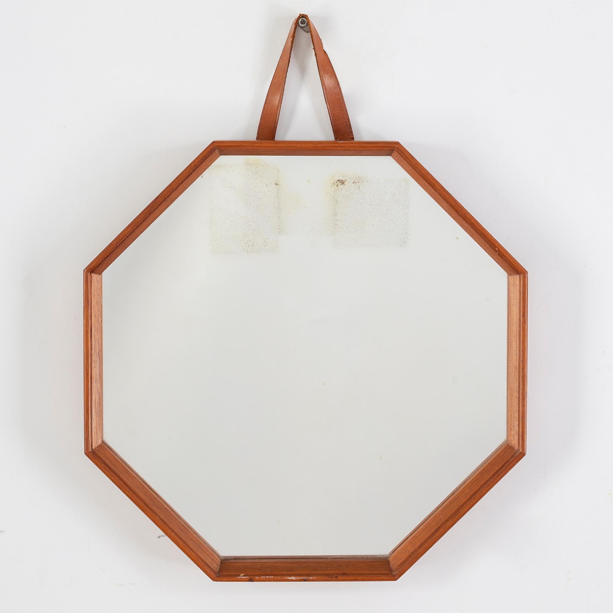 A late 20th century mirror.