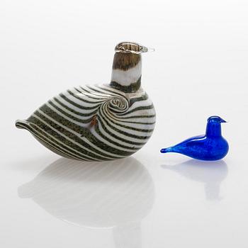 Oiva Toikka,  two glass birds, both signed.