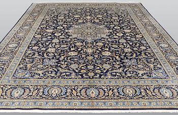 A carpet, Kashan, ca 423 x 313 cm.