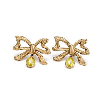 519. YVES SAINT LAURENT, a pair of earclips.