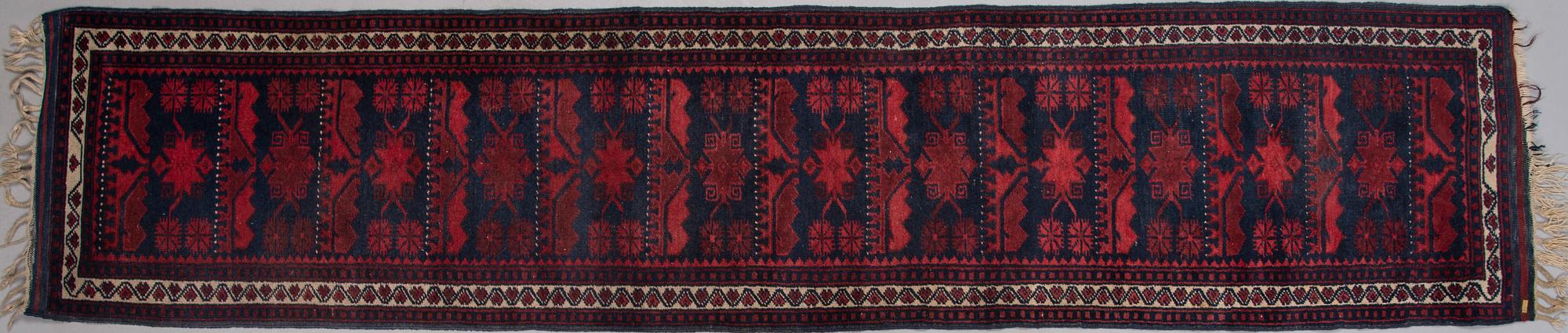 GALLERIMATTA, orientalisk. Ca 275x60 cm.