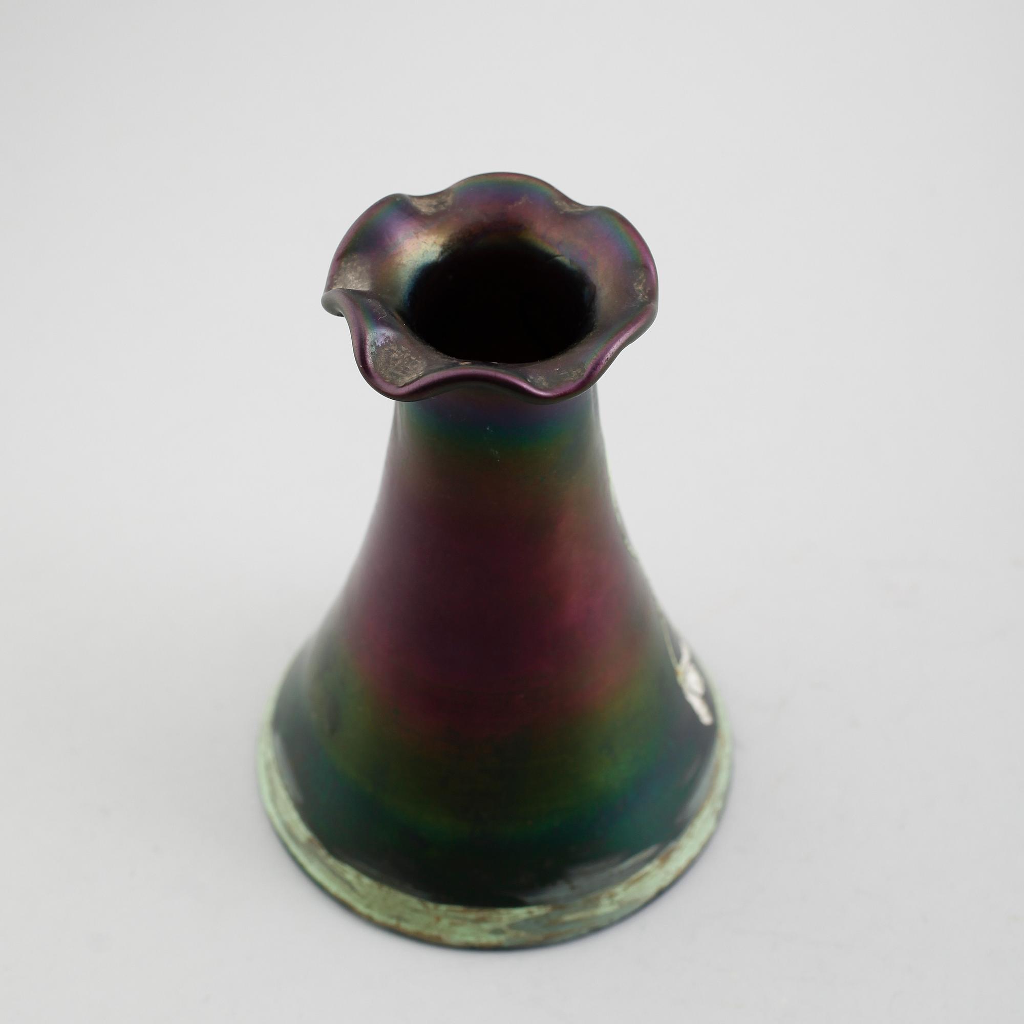 VAS, glas, möjligen Loetz, jugend, omkring år 1900.