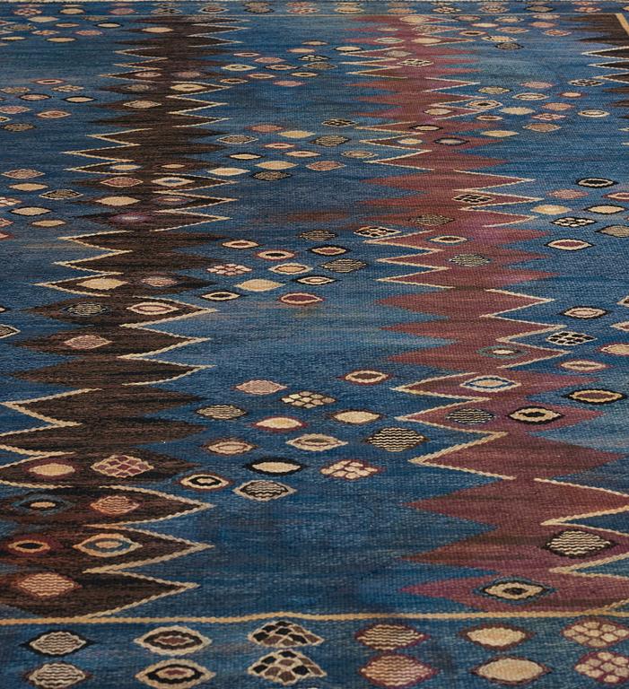 Barbro Nilsson, A CARPET, "Snäckorna", flat weave, ca 277,5 x 187 cm, signed AB MMF BN.