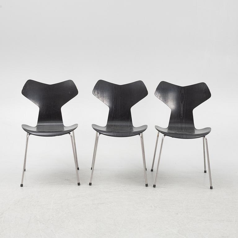 Arne Jacobsen, stolar, 3 st, "Grand Prix", Fritz Hansen, Danmark.