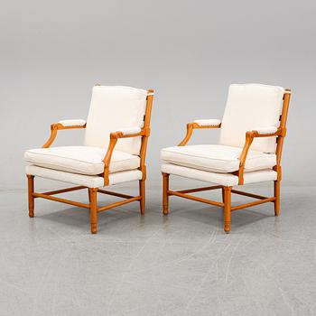 A pair of late 20th or early 21th century armchairs.