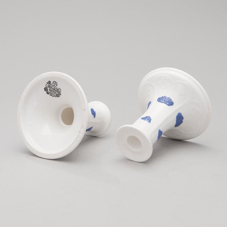 A 43-piece porcelain dinnerware set, "Blå blom", Gustavsberg.