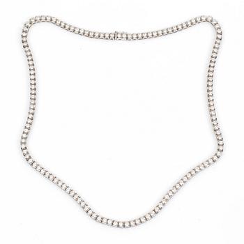 COLLIER med briljantslipade diamanter.