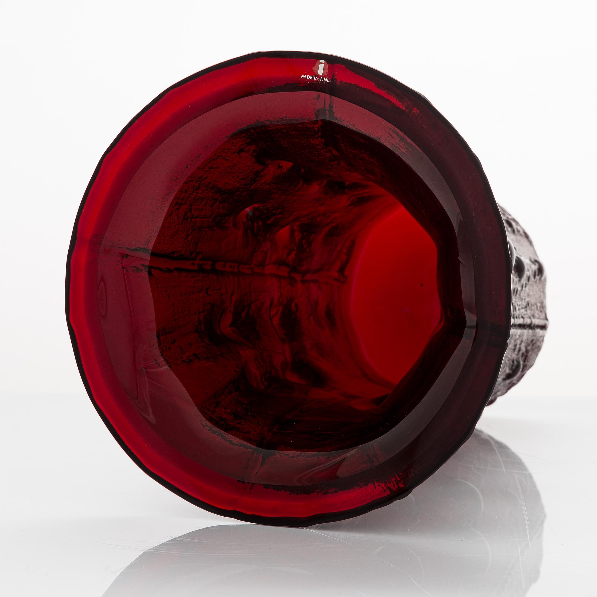 Timo Sarpaneva, vas, "Finlandia 3356", signerad Timo Sarpaneva 3356.