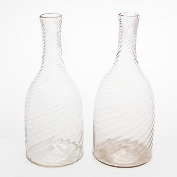 Two late 19th century decanters by Nuutajärvi-Notsjö glassworks.