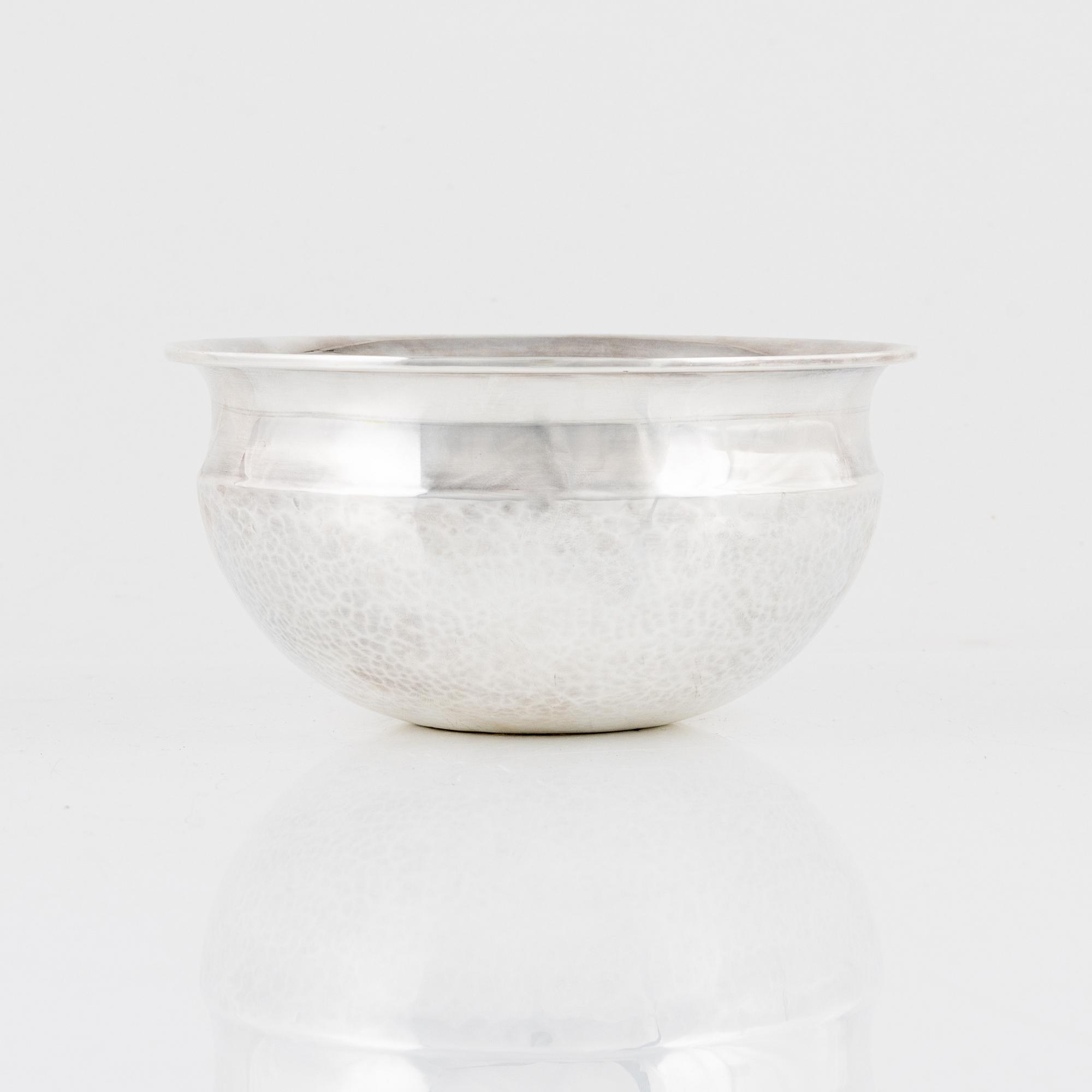 Tapio Wirkkala, skål, silver, TW 341, Kultakeskus, Tavastehus, 1969.