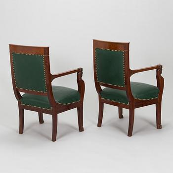 Karmstolar, ett par, empir, Frankrike kring 1810.