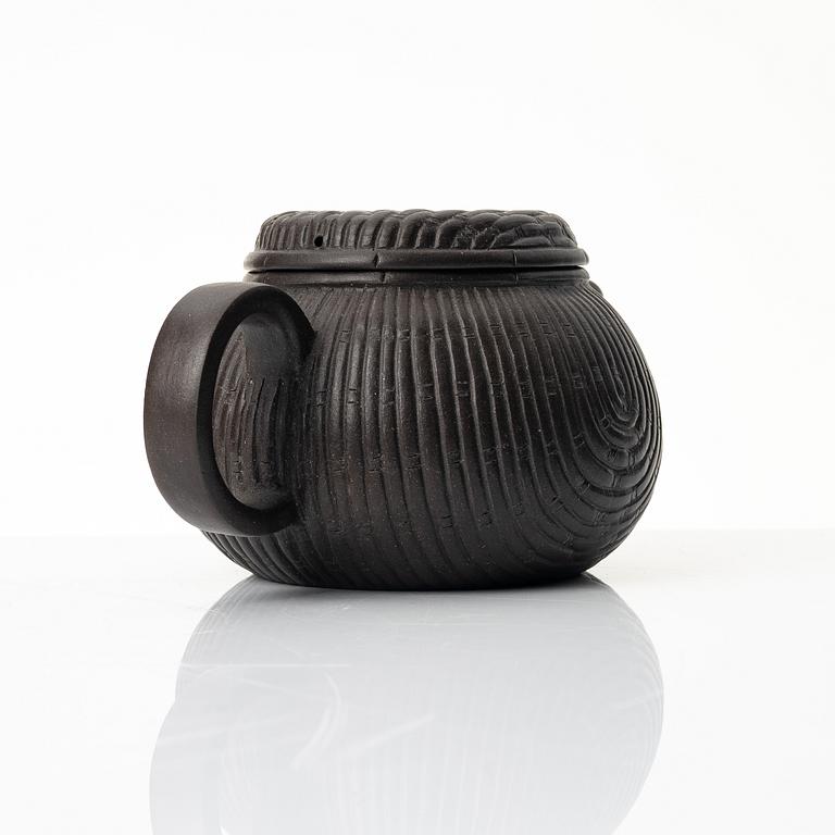 A Chinese yixing 'basket' teapot, 1990s.
