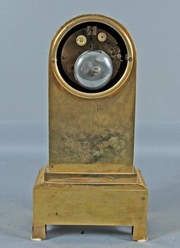 BORDSPENDYL, empire, märkt L Moinet, Paris, 1800-talets första hälft.