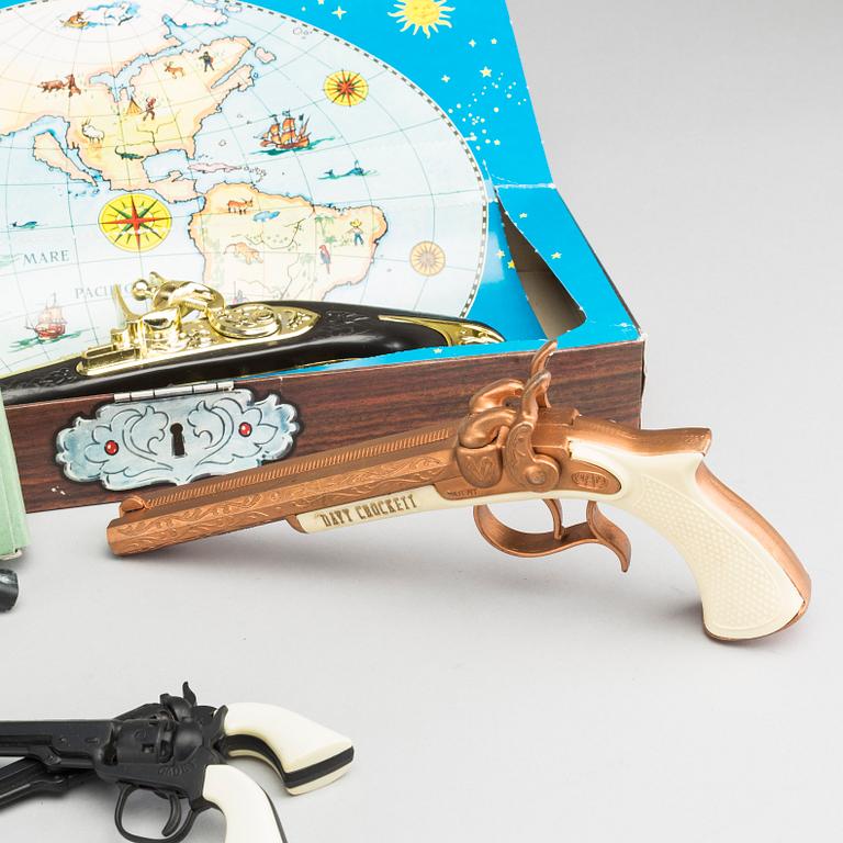 SAMLING LEKSAKSPISTOLER, 8 ST, OLIKA MODELLER,1900-TALETS ANDRA HÄLFT.