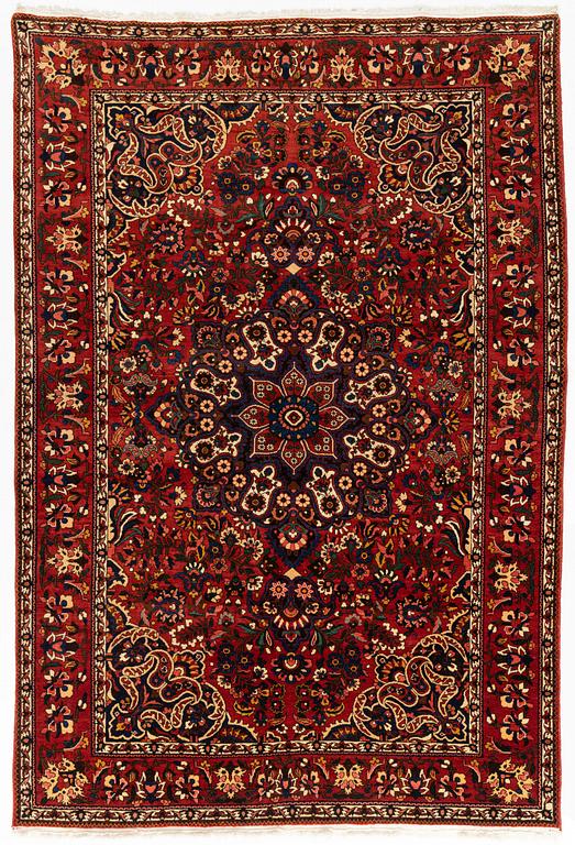 A semi-antique Chahar Mahal/Bakhtiari carpet, approximately 312 x 210 cm.
